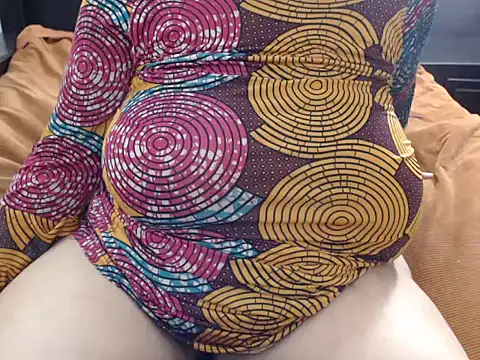 XHotJuicyBootyXX online show from 03/12/26, 09:24