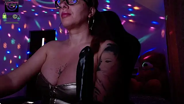 Snapshot of SonyaDevon chatting on 03/14/25, 11:01 SonyaDevon online show from 03/14/25, 11:01