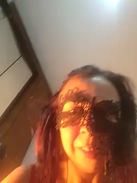 LAURAFOCOSA online show from 11/13/25, 10:57