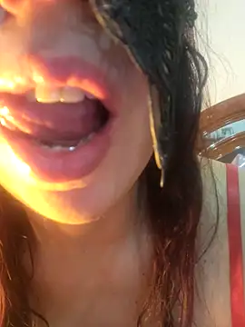 LAURAFOCOSA online show from 03/31/26, 10:01