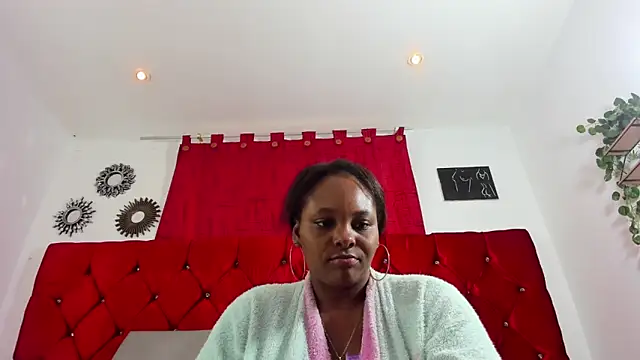 Snapshot of harleyevaans chatting on 03/06/25, 12:41 harleyevaans online show from 03/06/25, 12:41