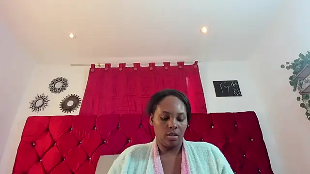 Snapshot of harleyevaans chatting on 03/08/25, 12:20 harleyevaans online show from 03/08/25, 12:20