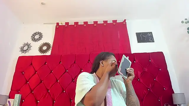 Snapshot of harleyevaans chatting on 03/13/25, 12:13 harleyevaans online show from 03/13/25, 12:13