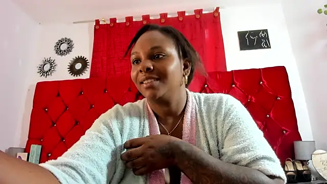 Snapshot of harleyevaans chatting on 09/16/25, 12:17 harleyevaans online show from 09/16/25, 12:17