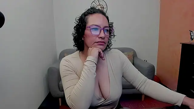Snapshot of scarlet_wet chatting on 06/20/26, 10:15 scarlet wet online show from 06/20/26, 10:15