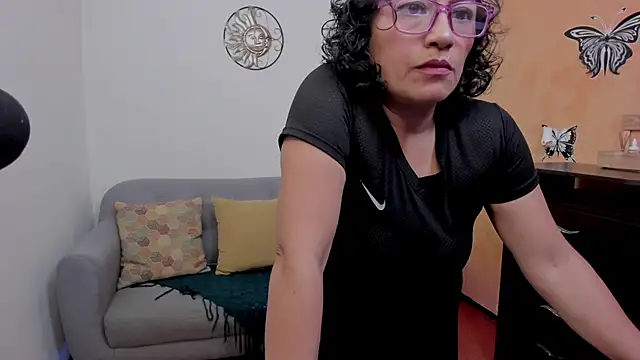 Snapshot of scarlet_wet chatting on 07/15/26, 10:39 scarlet wet online show from 07/15/26, 10:39