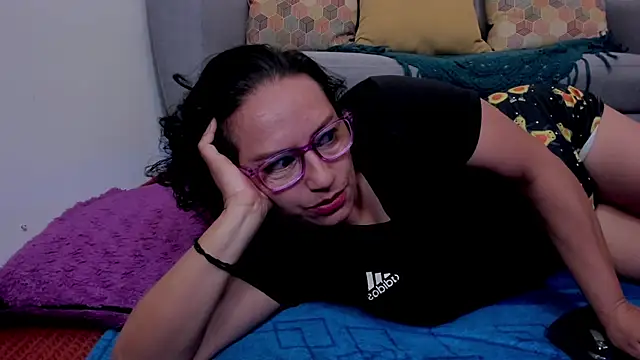 Snapshot of scarlet_wet chatting on 07/17/26, 11:13 scarlet wet online show from 07/17/26, 11:13