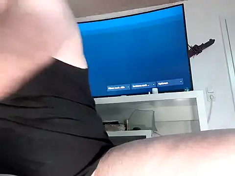 Snapshot of AquaMenn chatting on 09/18/25, 04:48 AquaMenn online show from 09/18/25, 04:48