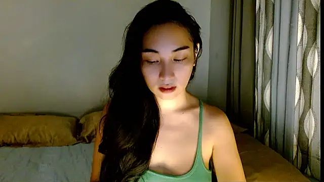 SweetLilly 18 online show from 04/12/26, 02:48