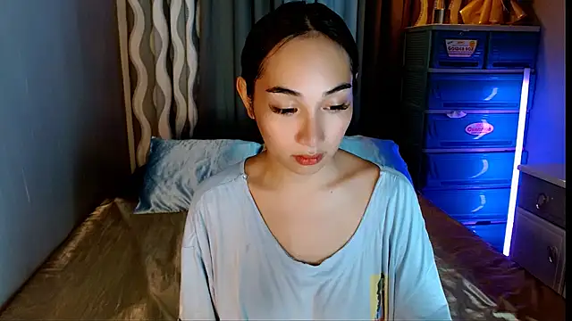 SweetLilly 18 online show from 05/24/26, 04:12