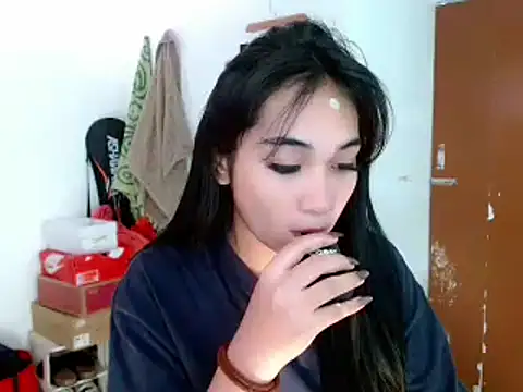 SweetLilly 18 online show from 02/18/25, 05:09