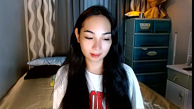 SweetLilly 18 online show from 05/23/26, 03:49