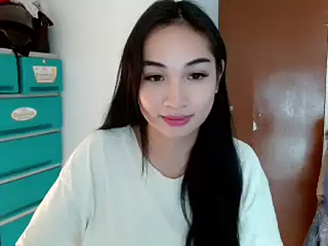 SweetLilly 18 online show from 12/23/24, 06:37