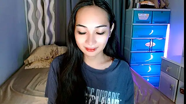 SweetLilly 18 online show from 06/03/26, 05:30