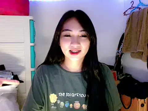 SweetLilly 18 online show from 03/18/25, 06:50