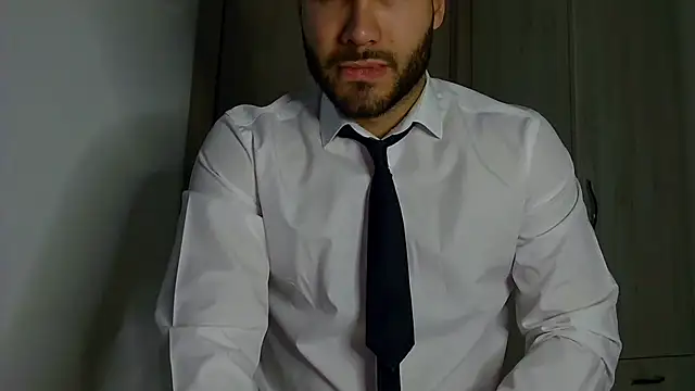 Justynn1 online show from 10/29/25, 09:47