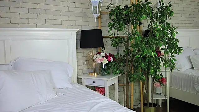 EmillyBronte online show from 10/05/25, 07:37