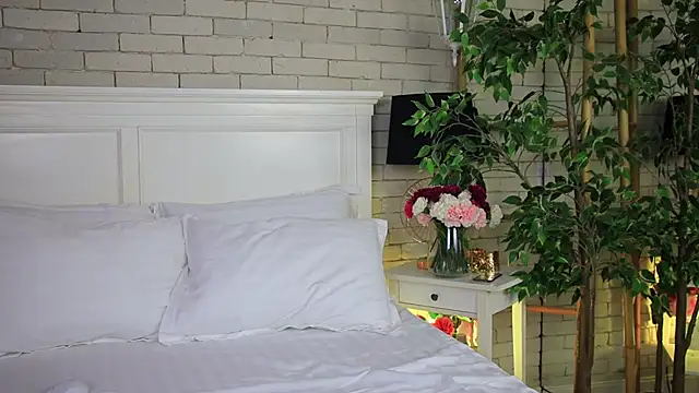 EmillyBronte online show from 11/03/25, 08:12