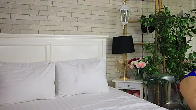 EmillyBronte online show from 09/18/25, 07:28