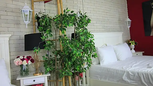 EmillyBronte online show from 09/08/25, 07:35