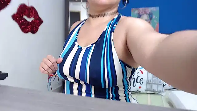 Snapshot of GlendaStarx chatting on 07/15/26, 10:06 GlendaStarx online show from 07/15/26, 10:06