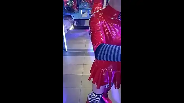 Snapshot of fetishboyzz chatting on 11/03/25, 09:51 fetishboyzz online show from 11/03/25, 09:51