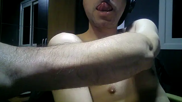 Snapshot of gauchors20 chatting on 05/31/26, 03:01 gauchors20 online show from 05/31/26, 03:01