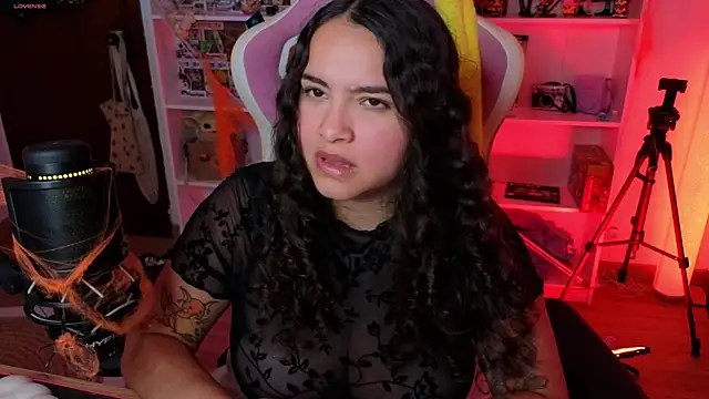 Snapshot of Sweet_sully__ chatting on 10/18/25, 09:11 Sweet sully   online show from 10/18/25, 09:11