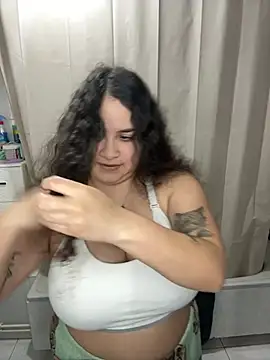 Snapshot of Sweet_sully__ chatting on 02/21/25, 09:45 Sweet sully   online show from 02/21/25, 09:45