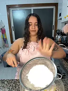 Snapshot of Sweet_sully__ chatting on 12/15/24, 06:04 Sweet sully   online show from 12/15/24, 06:04