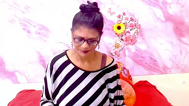 Snapshot of IndianAllure chatting on 02/17/26, 05:49 IndianAllure online show from 02/17/26, 05:49