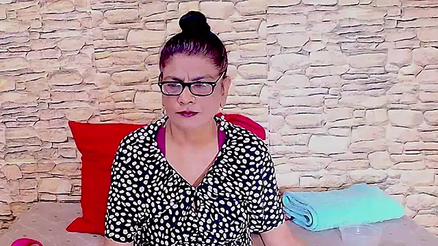 IndianAllure online show from 12/18/25, 05:34