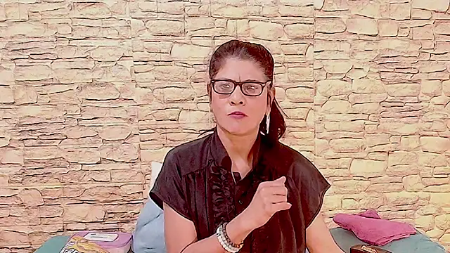 IndianAllure online show from 06/20/26, 05:45