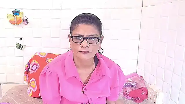 IndianAllure online show from 11/19/25, 06:02