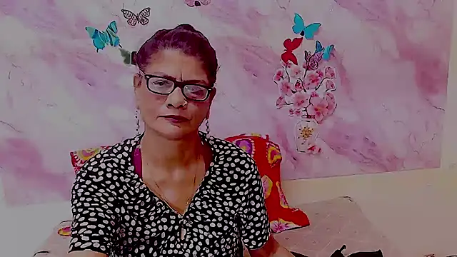 IndianAllure online show from 11/26/25, 05:51