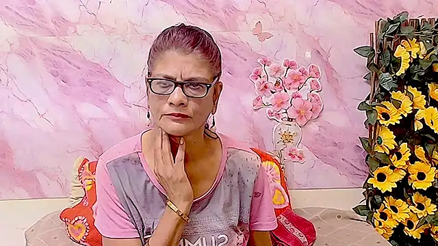 Snapshot of IndianAllure chatting on 01/19/26, 05:44 IndianAllure online show from 01/19/26, 05:44