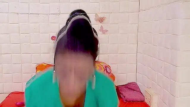 Snapshot of IndianAllure chatting on 02/28/26, 05:29 IndianAllure online show from 02/28/26, 05:29