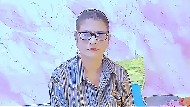 Snapshot of IndianAllure chatting on 10/01/25, 05:23 IndianAllure online show from 10/01/25, 05:23