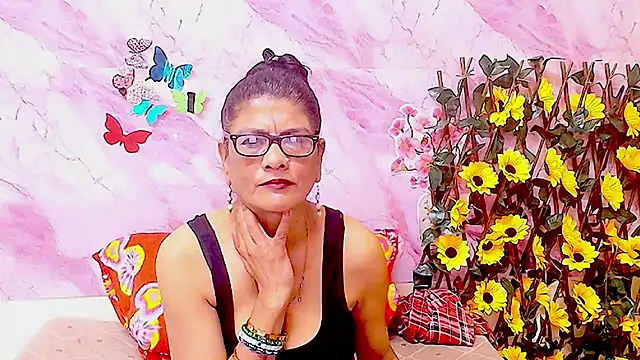 IndianAllure online show from 12/04/25, 05:39