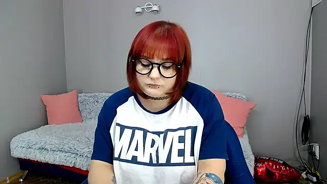 Snapshot of Estheri chatting on 02/18/25, 07:54 Estheri online show from 02/18/25, 07:54