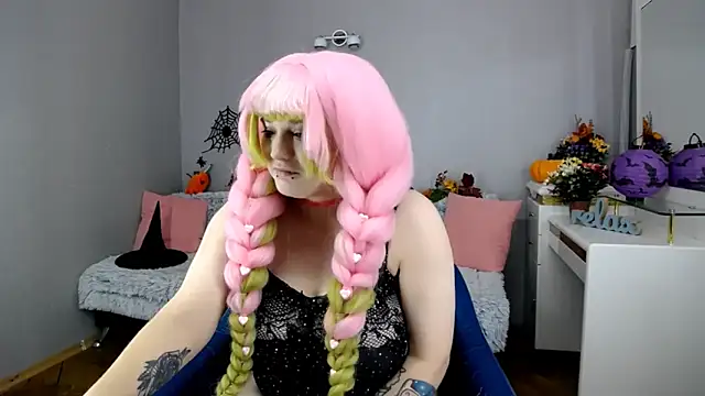 Estheri online show from 10/29/25, 07:29