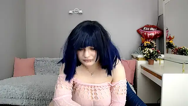 Snapshot of Estheri chatting on 02/13/26, 08:03 Estheri online show from 02/13/26, 08:03