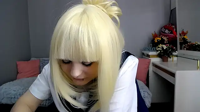 Snapshot of Estheri chatting on 02/18/26, 07:17 Estheri online show from 02/18/26, 07:17