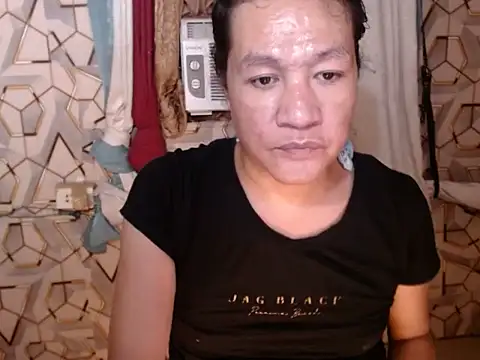 Snapshot of tshugecumxxx chatting on 05/29/26, 04:29 tshugecumxxx online show from 05/29/26, 04:29