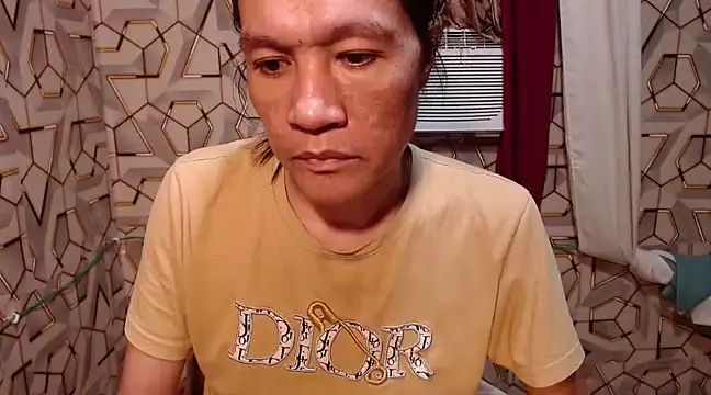 Snapshot of tshugecumxxx chatting on 02/12/25, 04:00 tshugecumxxx online show from 02/12/25, 04:00