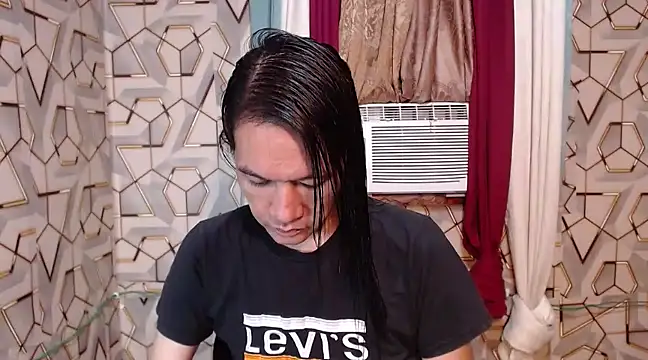 Snapshot of tshugecumxxx chatting on 01/11/25, 12:50 tshugecumxxx online show from 01/11/25, 12:50