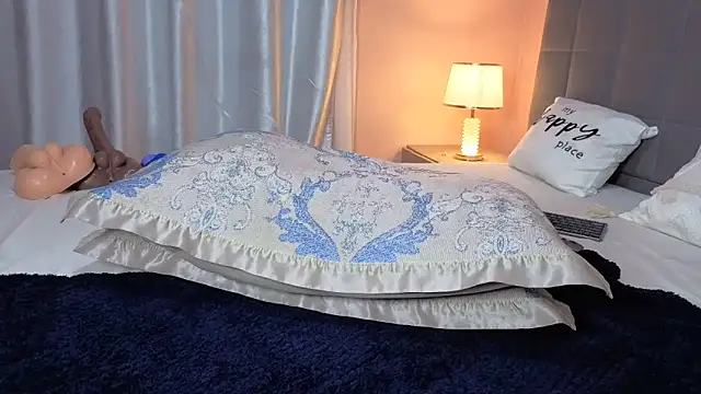 Snapshot of yourgoodcalmebonygirl chatting on 12/02/25, 08:43 yourgoodcalmebonygirl online show from 12/02/25, 08:43