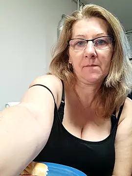 Elza01 online show from 10/17/25, 06:28
