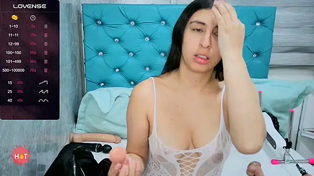 MAARYMOON online show from 11/26/25, 11:10