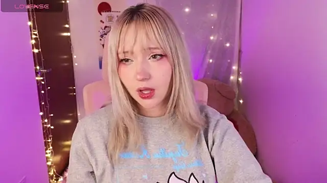 Snapshot of KuroChan420 chatting on 01/16/26, 03:43 KuroChan420 online show from 01/16/26, 03:43